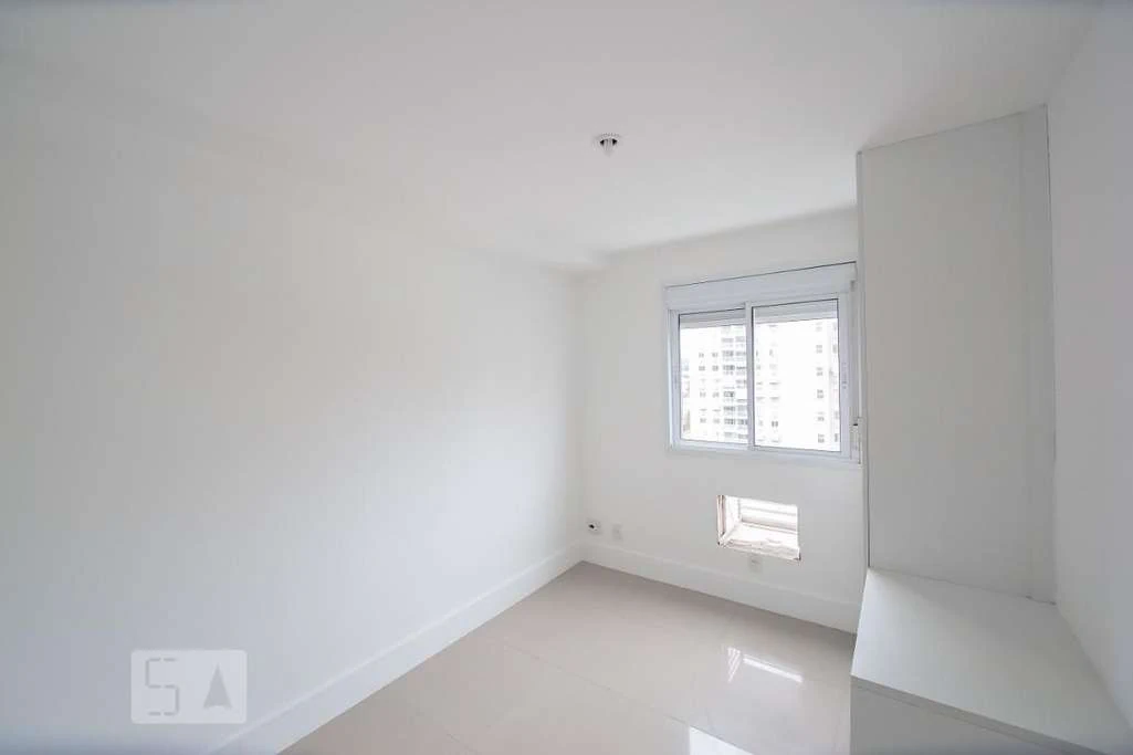 164 m² apartment with 3 bedrooms and a balcony — photo 3