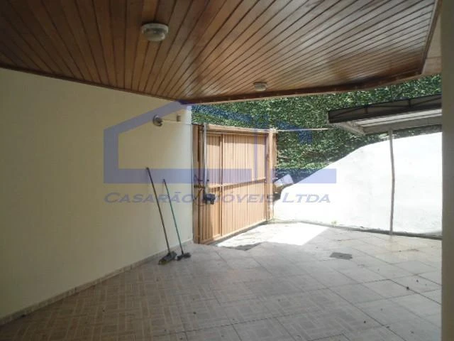 Balcony with a grill in a 3-bedroom apartment, 160 m² — photo 6
