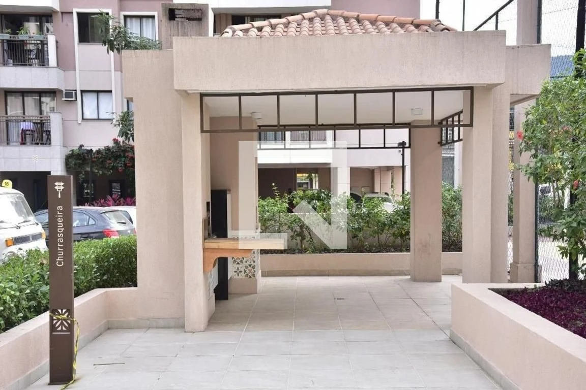 Apartamento de 89 m² com janelas do piso ao teto e closet — photo 47