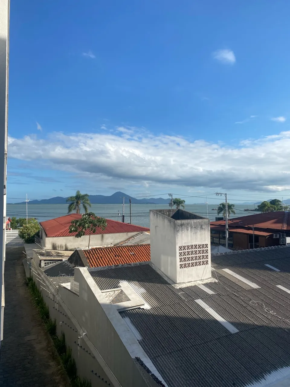 Furnished apartment, 104 m², with a water view — photo 7