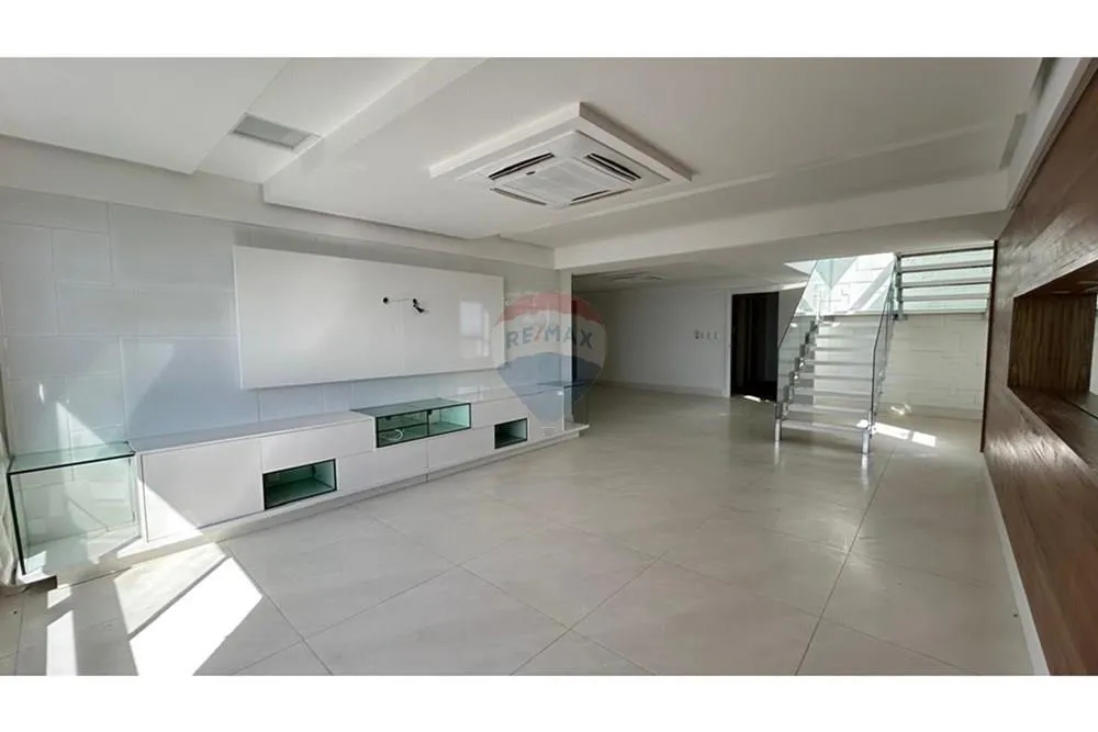 Furnished duplex apartment with open kitchen and 430 m² — photo 13