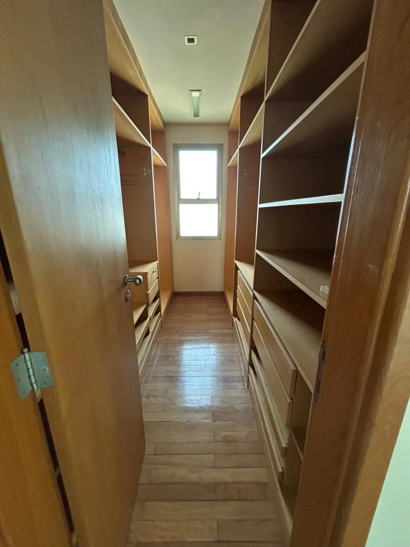 4-bedroom apartment with a water view — photo 28
