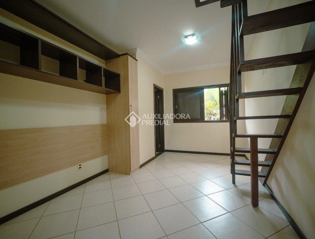 1723 m² house with a bathtub and a grill on the balcony — photo 45