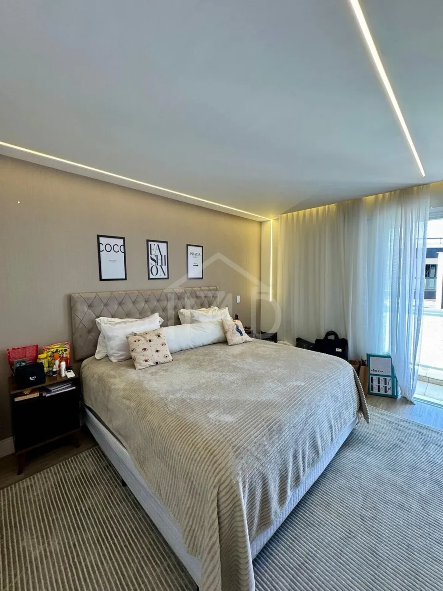 Furnished house with 4 bedrooms and 500 m² and 5 parking — photo 23