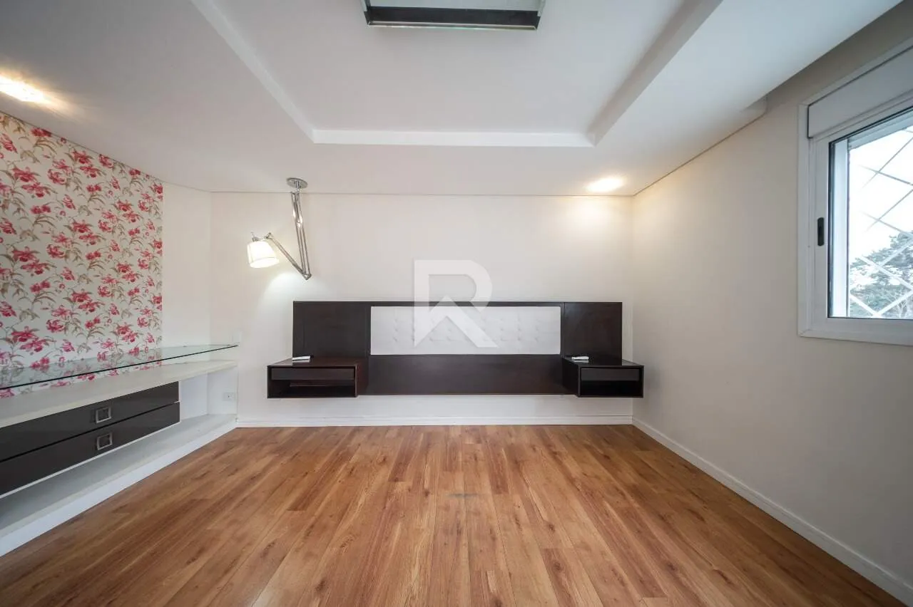 Casa com piscina, jardim e 4 quartos — photo 30