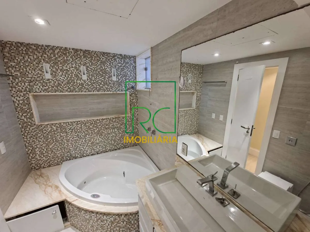 Apartamento de 300 m² com banheira e vista para a água — photo 9