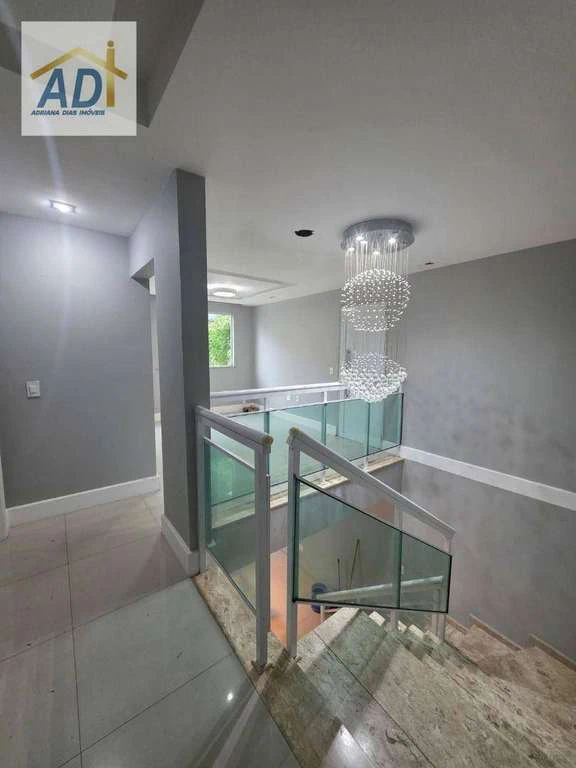 180 m² house with 5 bedrooms and a pool area — photo 21