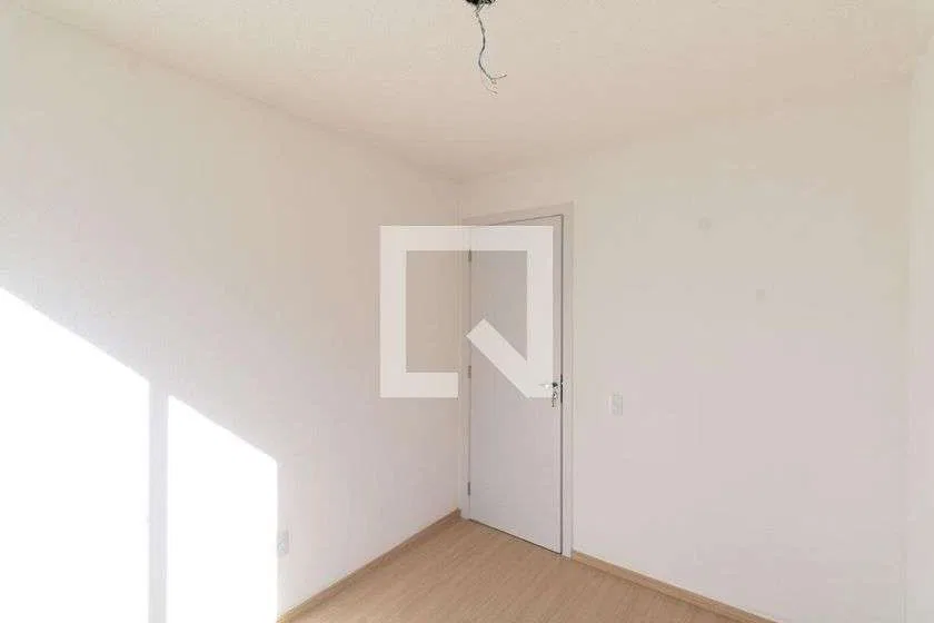 2-bedroom apartment in a building with a gym — photo 13