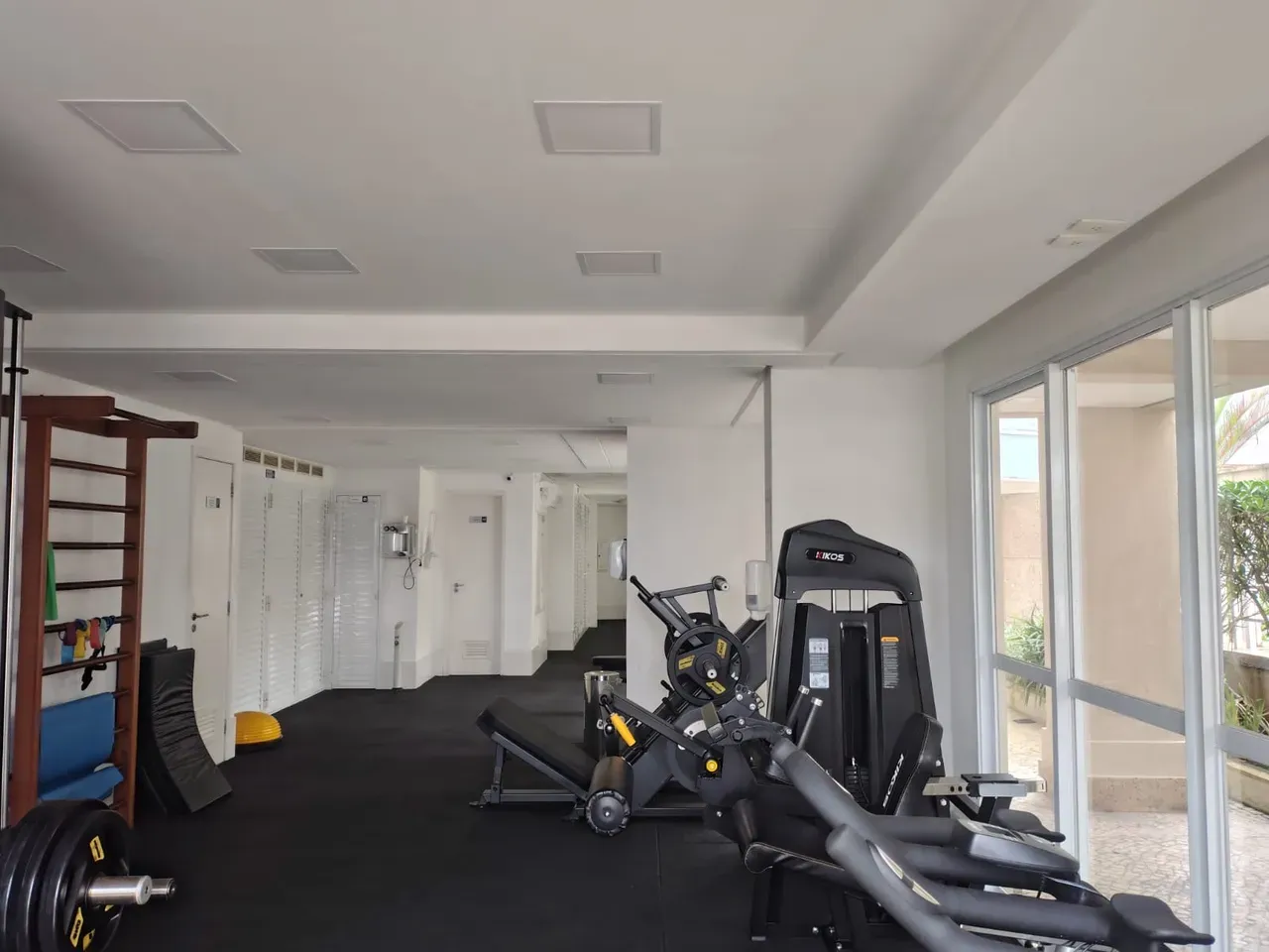 Apartamento com 3 quartos e varanda, pisos de cerâmica — photo 36