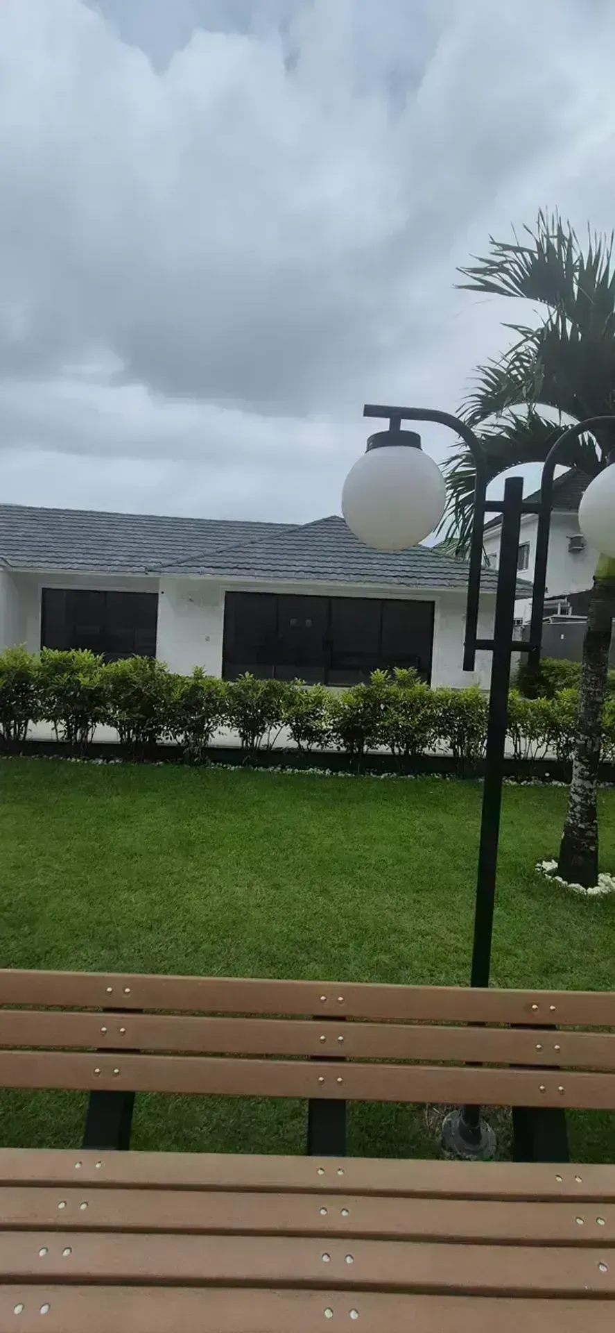 Furnished triplex house with 5 bedrooms and 300 m² — photo 46