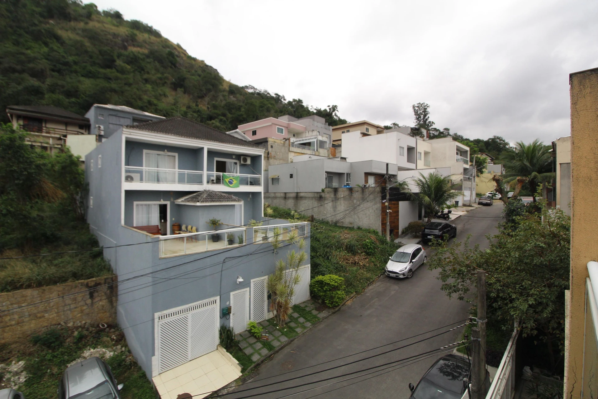Rental apartment with 3 en-suite bedrooms and balcony — photo 30