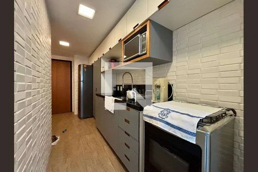 Renovated 2-bedroom apartment with city view, 85 m² — photo 30