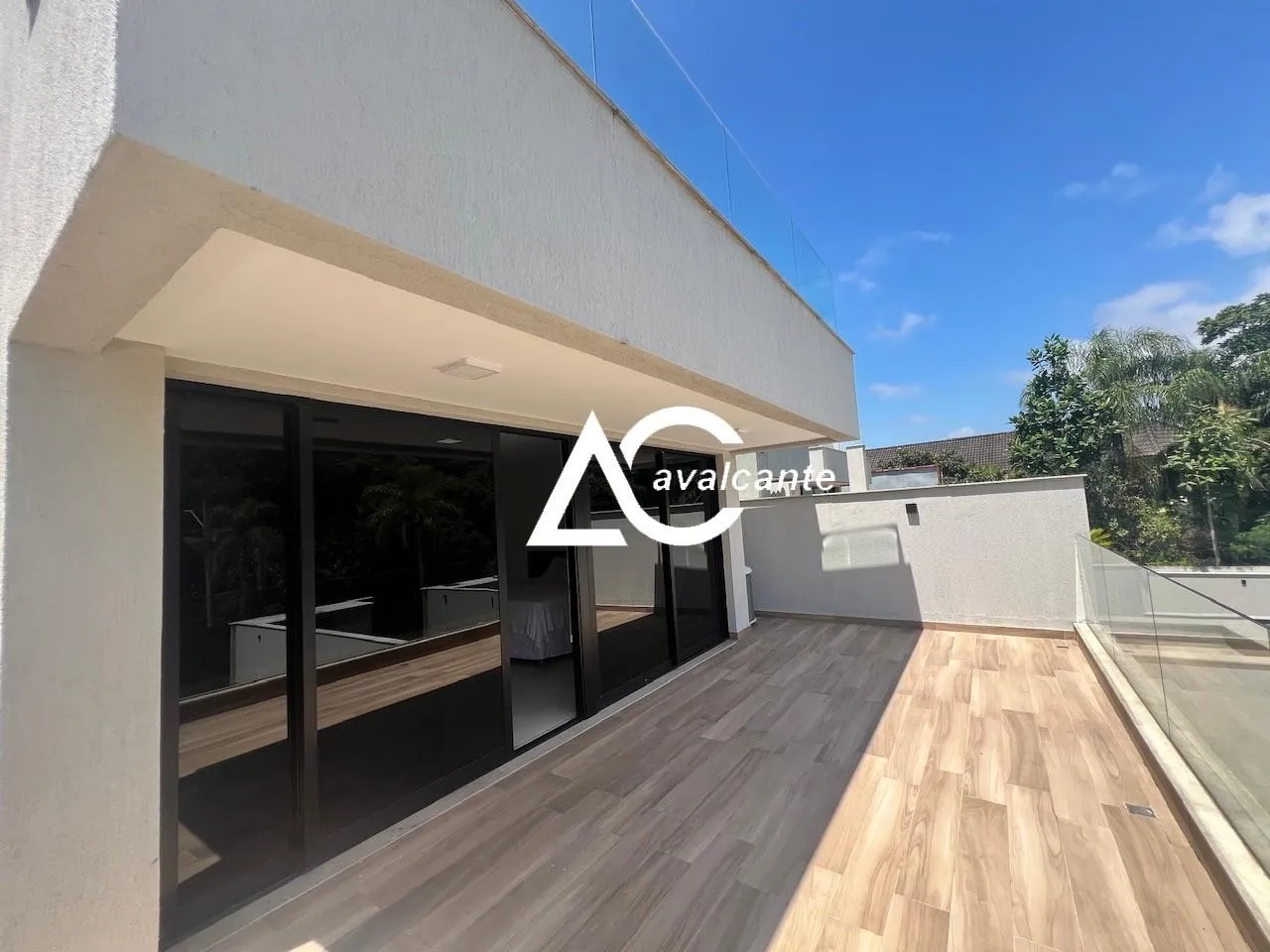 Unfurnished house with 5 bedrooms and 5 bathrooms — photo 28