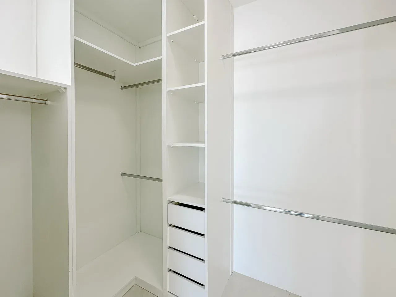 4-suite house with 6 bathrooms, 370 m² and 3 parking — photo 29