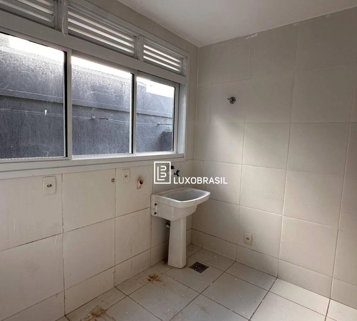 House with 7 bedrooms and 700 m², gas kitchen — photo 37