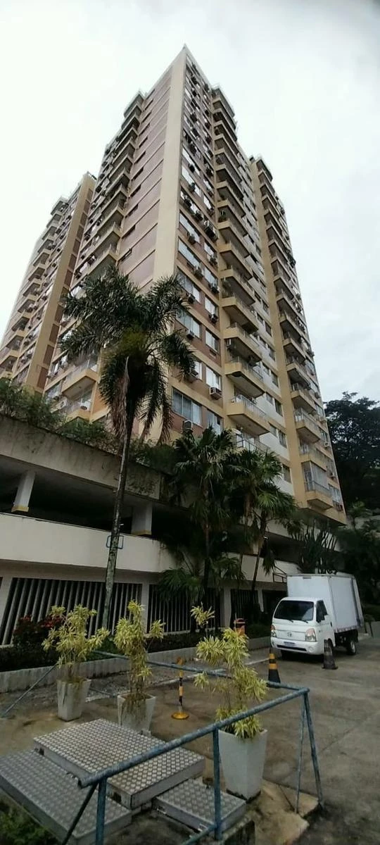 2-bedroom apartment with a mountain view — photo 11