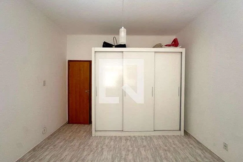 Apartamento de 3 quartos com cozinha separada e 70 m² — photo 22