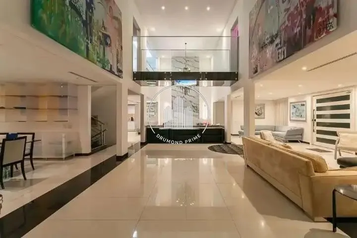 House with 6 en-suite bedrooms, 800 m² and 4 parking spots — photo 45