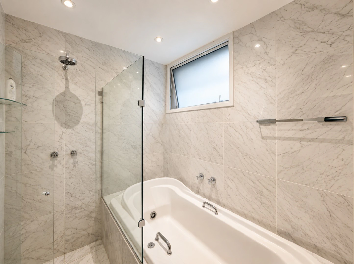 Rental apartment with 4 en-suite bedrooms and 282 m² — photo 18
