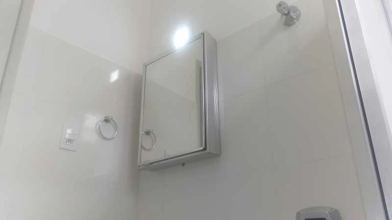 Квартира з 2 спальнями та дерев'яною підлогою або ламінатом — photo 20