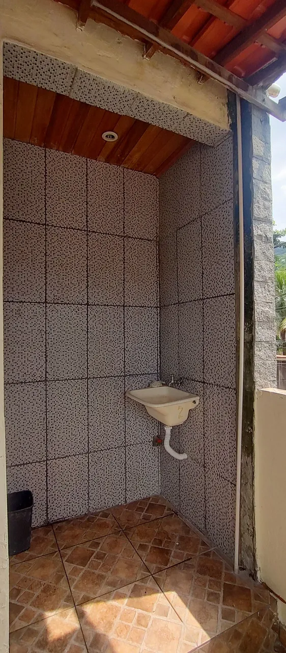 1-bedroom apartment with balcony and laundry area — photo 2