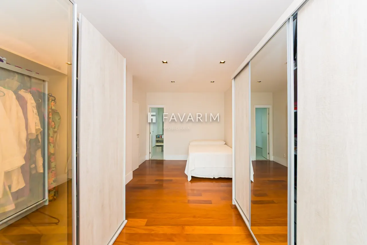 Furnished duplex apartment with an enclosed balcony — photo 17