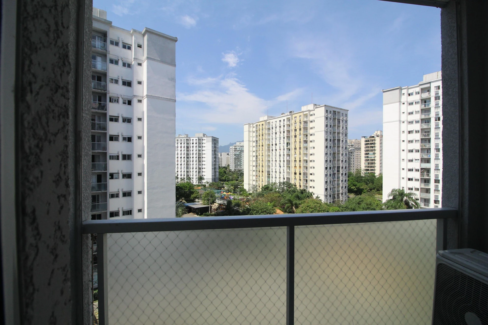 2-bedroom apartment with a home office in Rio de Janeiro — photo 4