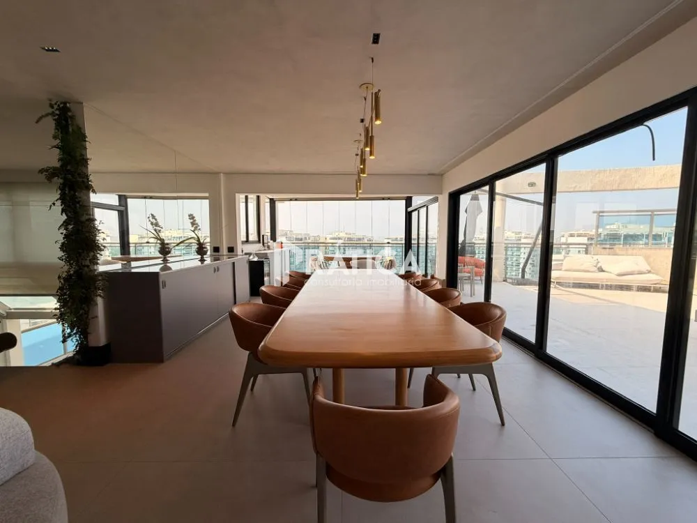 4-bedroom apartment with 5 bathrooms — photo 40