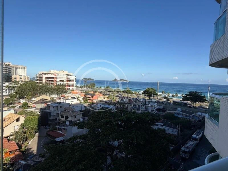 Furnished 1-bedroom apartment with glass-enclosed balcony — photo 12