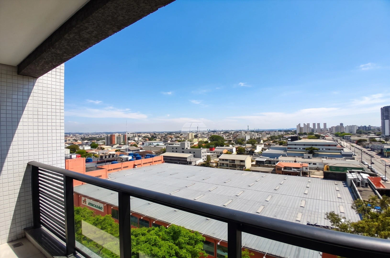 2-bedroom apartment with a grill on the balcony in Curitiba — photo 21