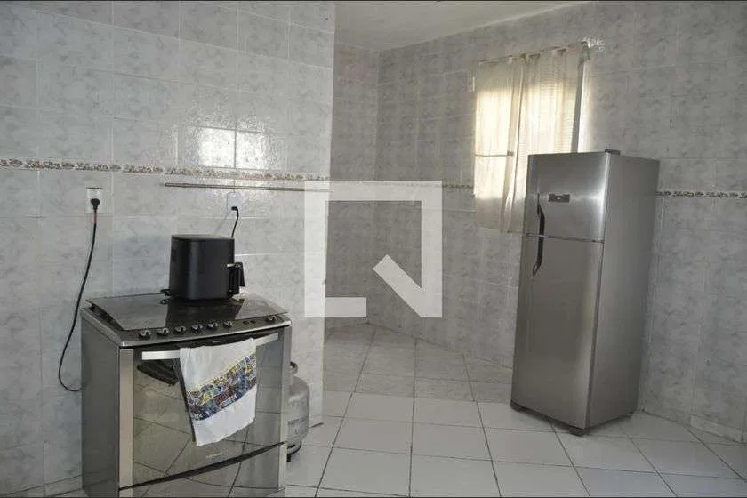 Rental house with a suite and 6 bedrooms — photo 6