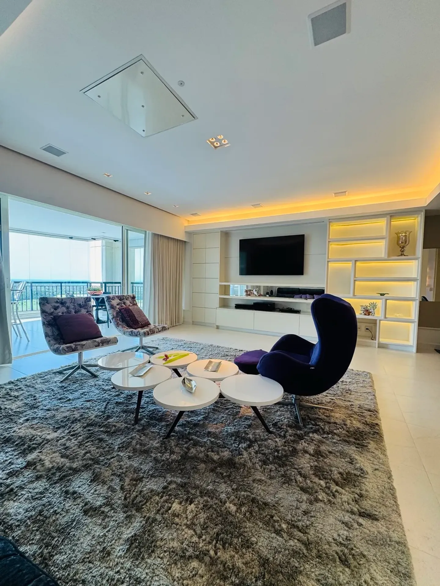 Furnished apartment, 295 m², with floor-to-ceiling windows — photo 7