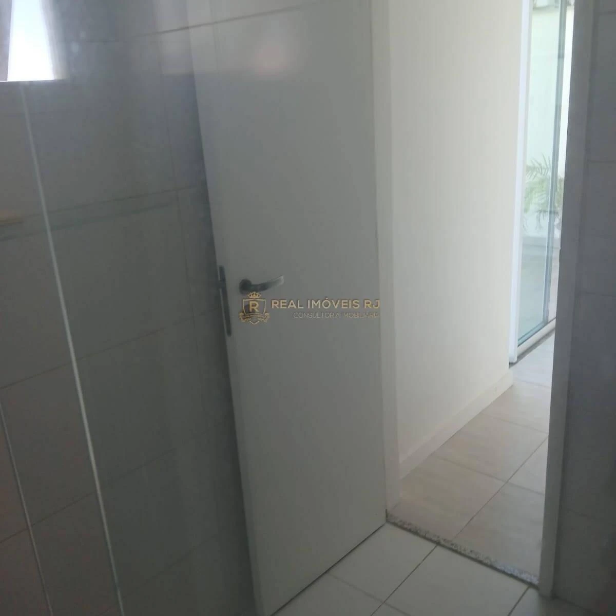 For rent: 3-bedroom apartment with 3 bathrooms and a balcony — photo 32