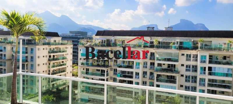 Furnished 203 m² apartment with enclosed balcony — photo 11