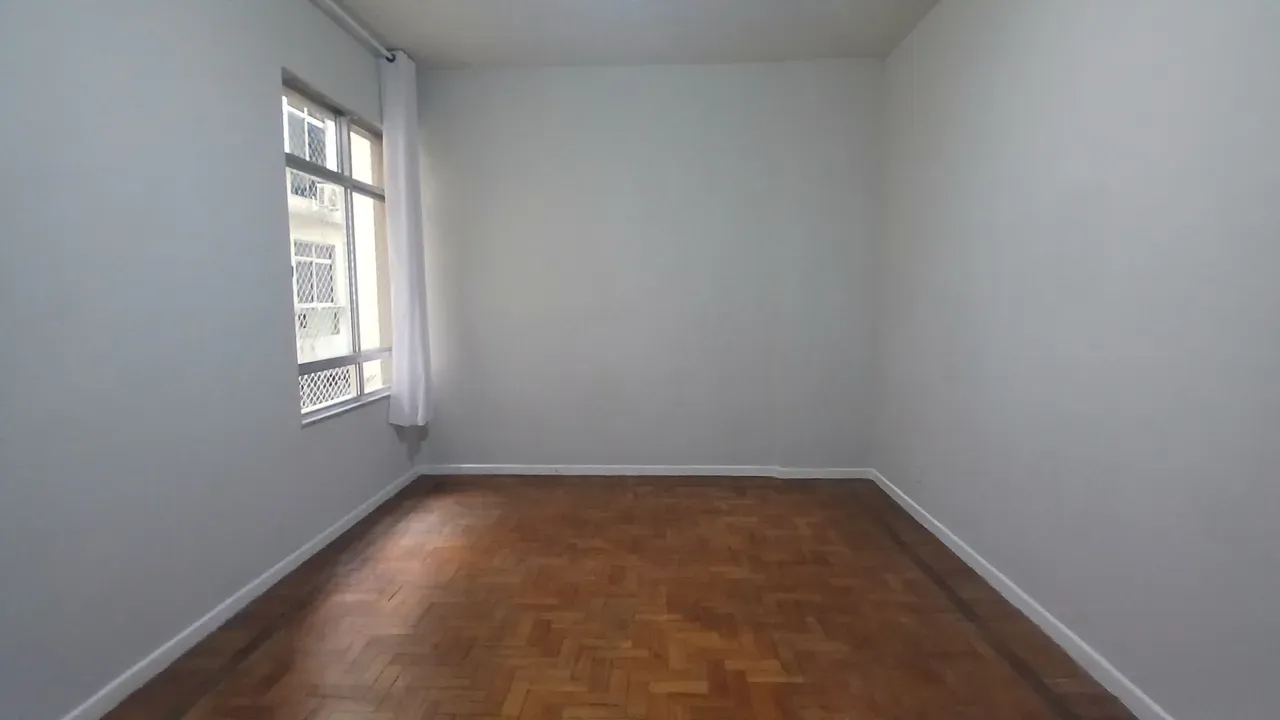 Apartment on the 1st floor with wood or laminate floors — photo 14