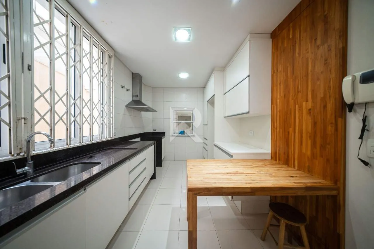 Casa com piscina, jardim e 4 quartos — photo 15
