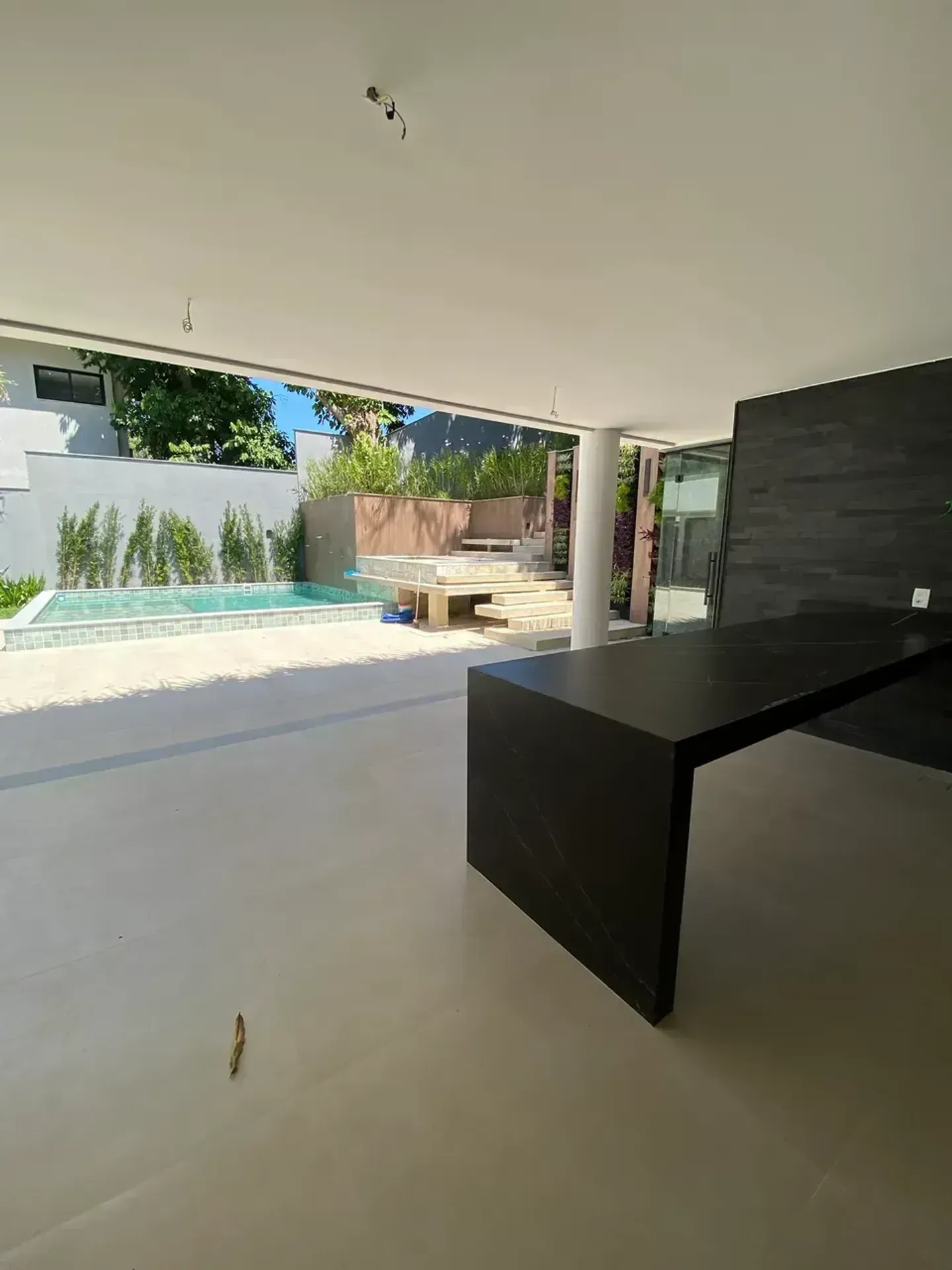 Unfurnished house with 5 bedrooms and 5 bathrooms — photo 39