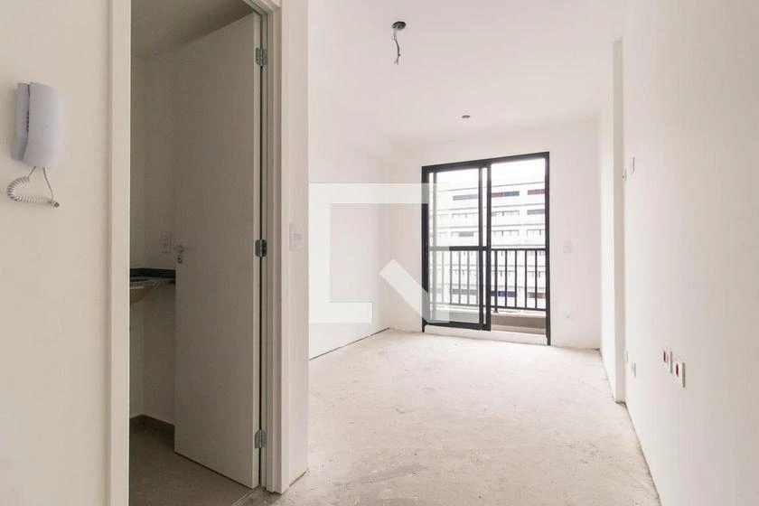 One-bedroom apartment in a building with a gym — photo 24