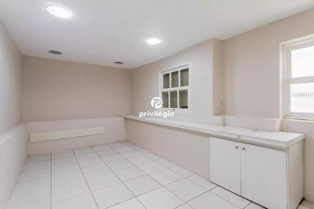 5-bedroom house, 352 m²