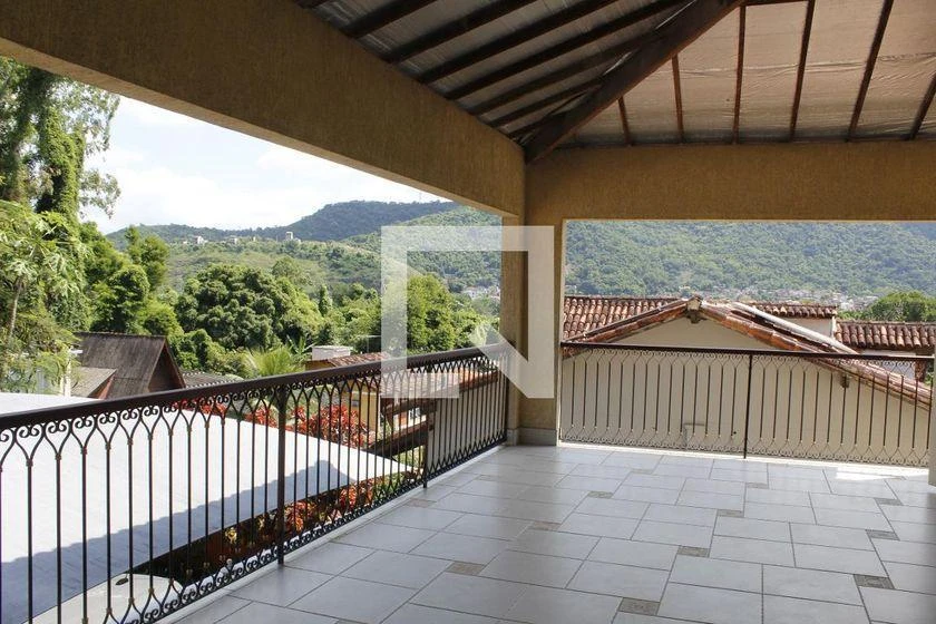 4-bedroom house with a mountain view in Rio de Janeiro — photo 19