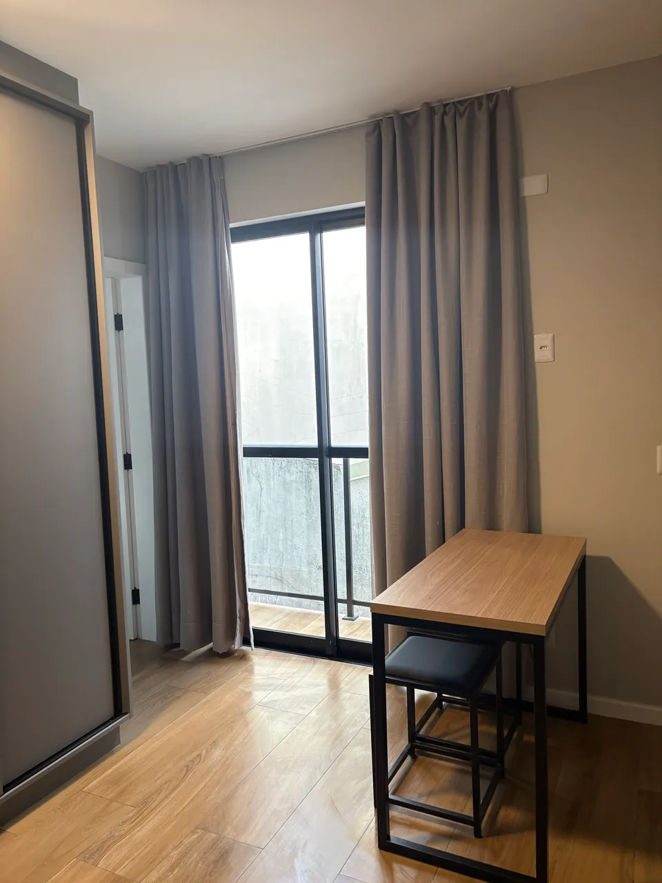 Studio mobiliado com sacada e 1 banheiro — photo 3