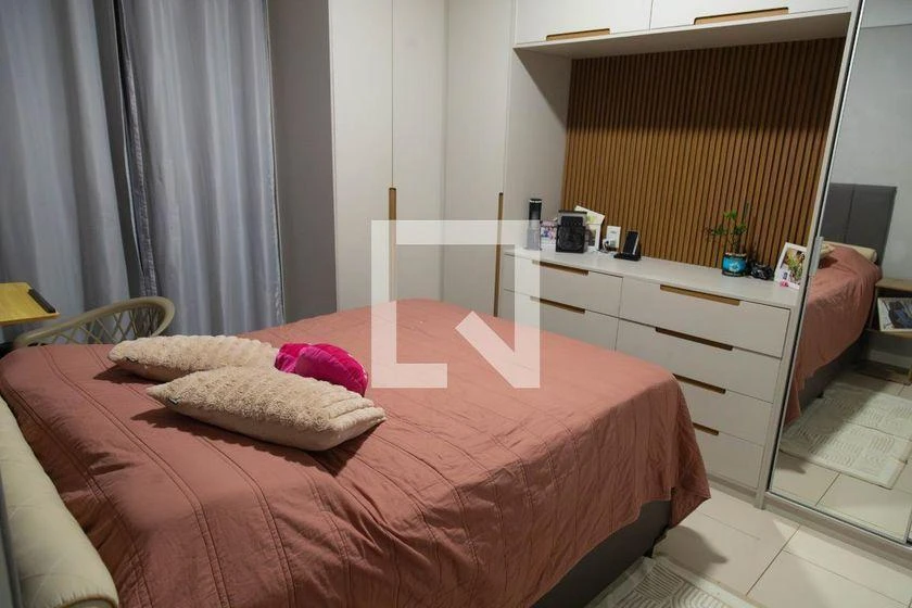 3-bedroom apartment with a bathtub — photo 2