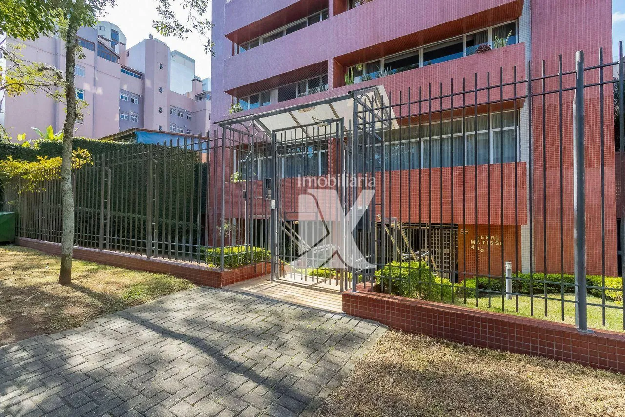 Furnished 3-bedroom apartment with balcony — photo 14