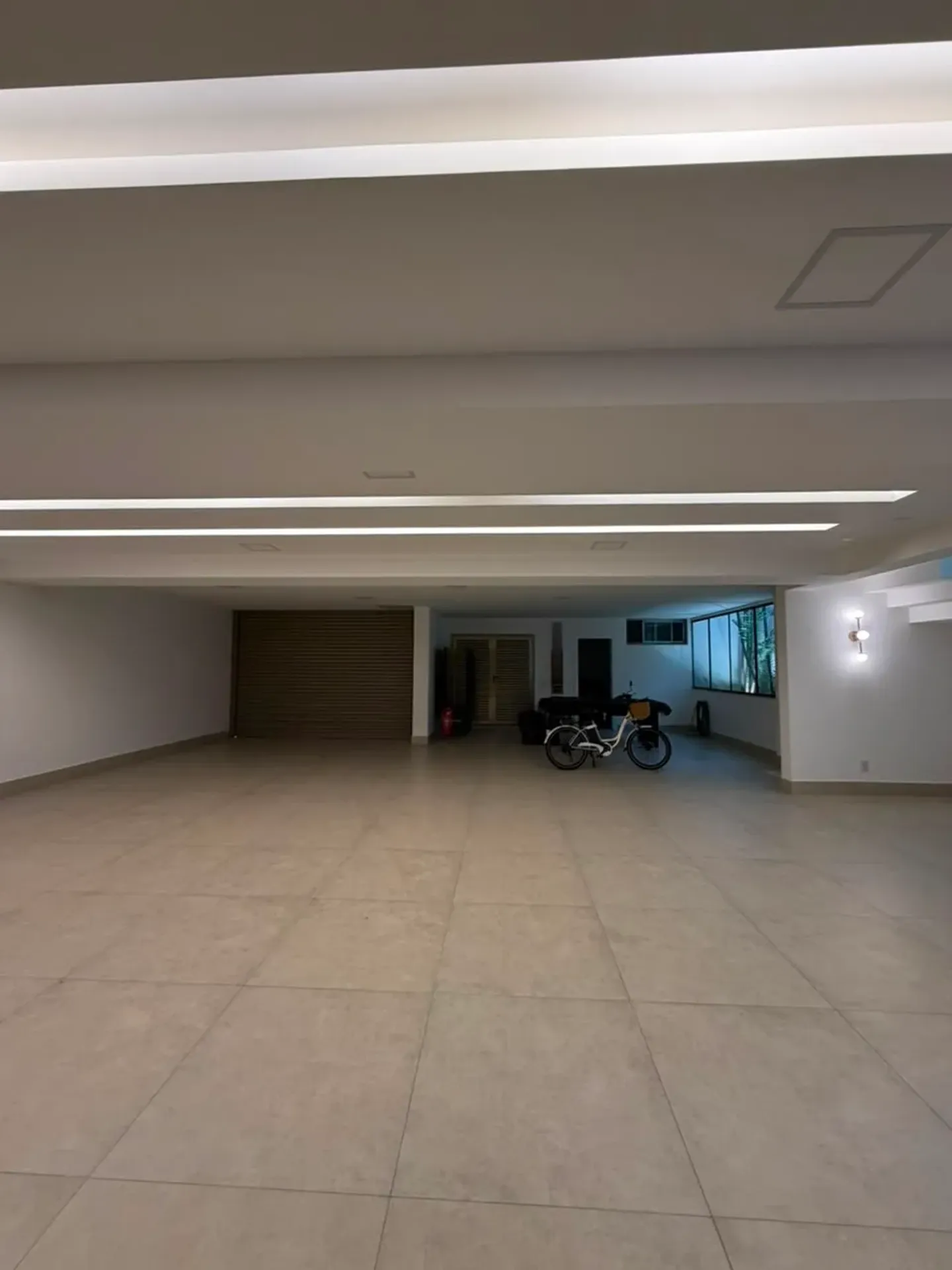 Furnished triplex home with 5 en-suite bedrooms and 600 m² — photo 16