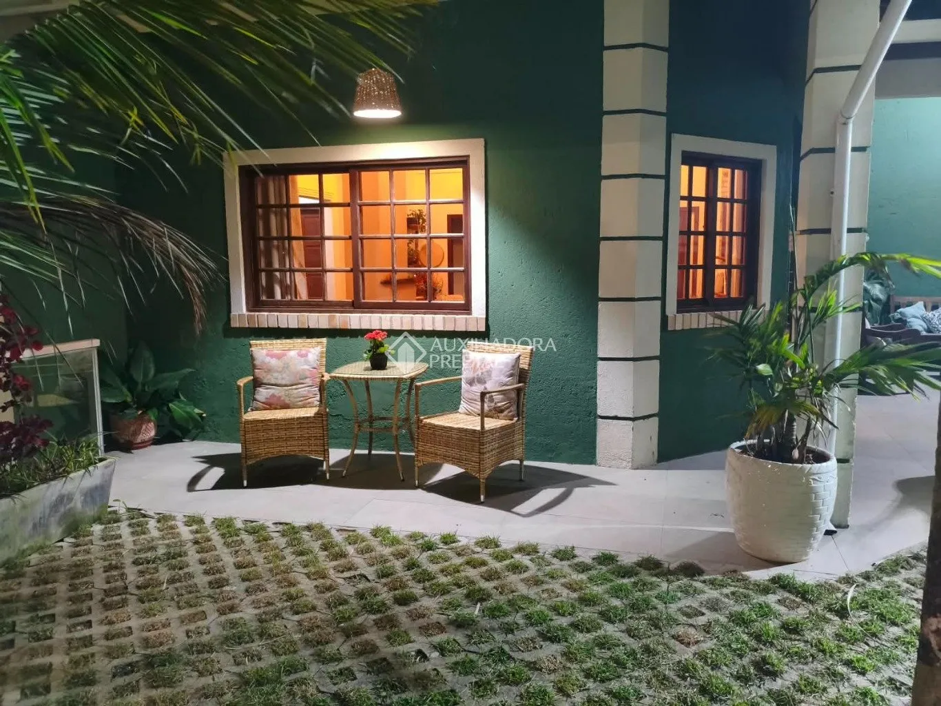 Furnished house, 295 m², with a fireplace — photo 21