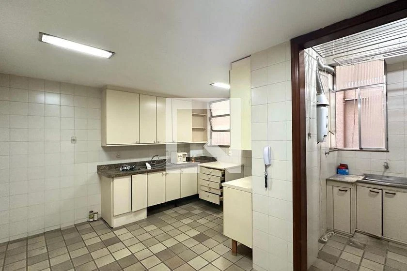 Rental apartment with 3 bedrooms and 190 m² — photo 2