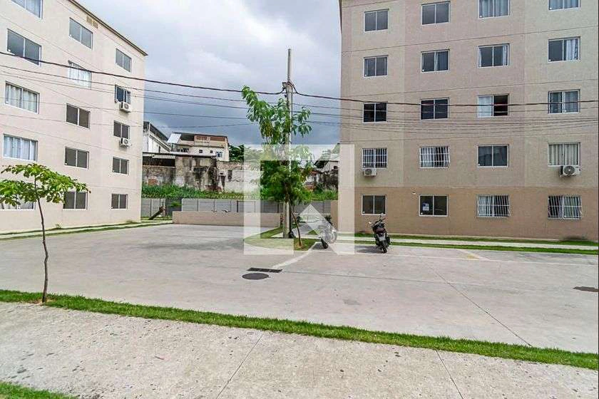 Apartamento de 2 quartos com armários na cozinha — photo 8