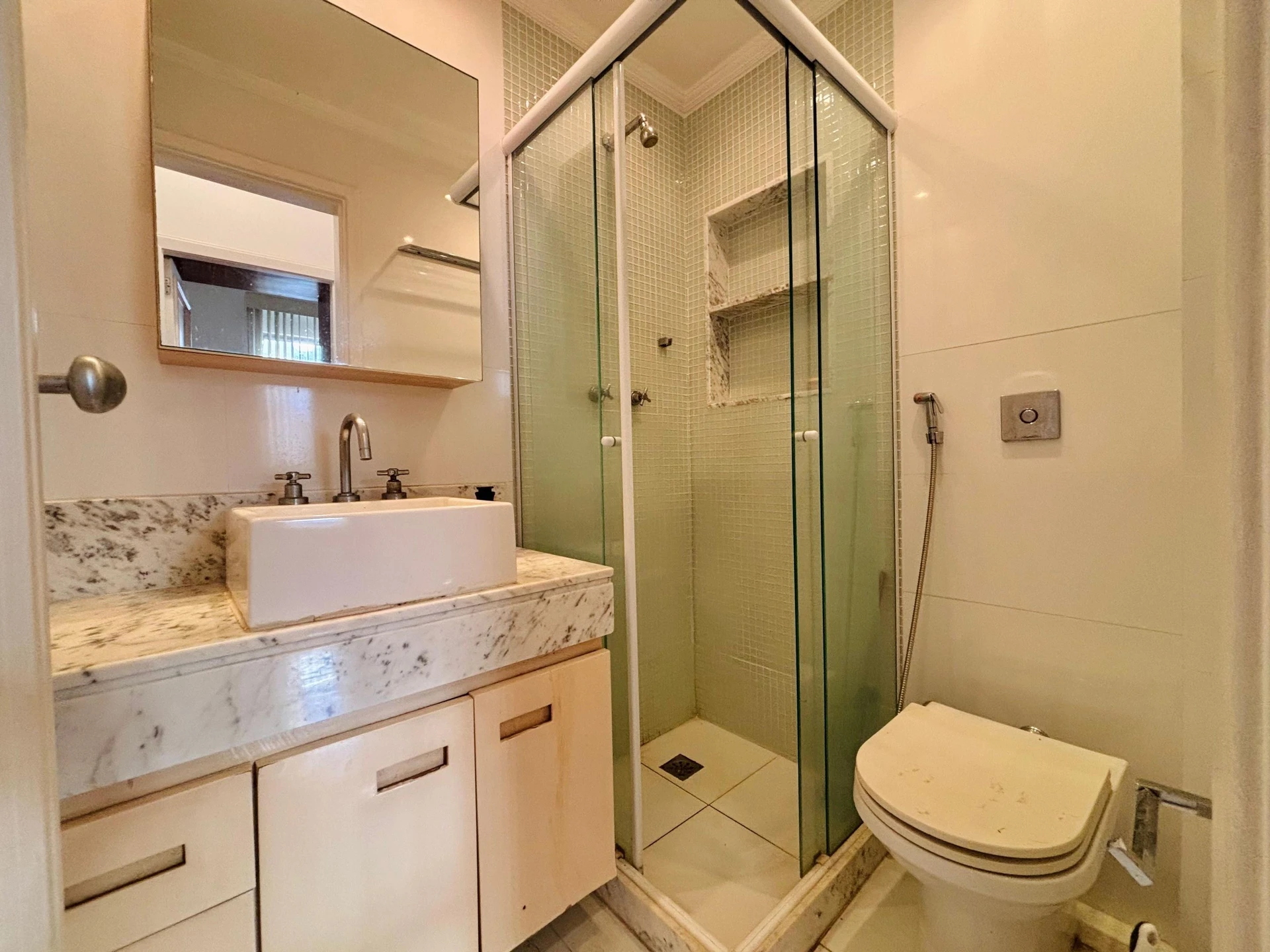 Apartamento mobiliado com 3 quartos e 2 banheiros — photo 11