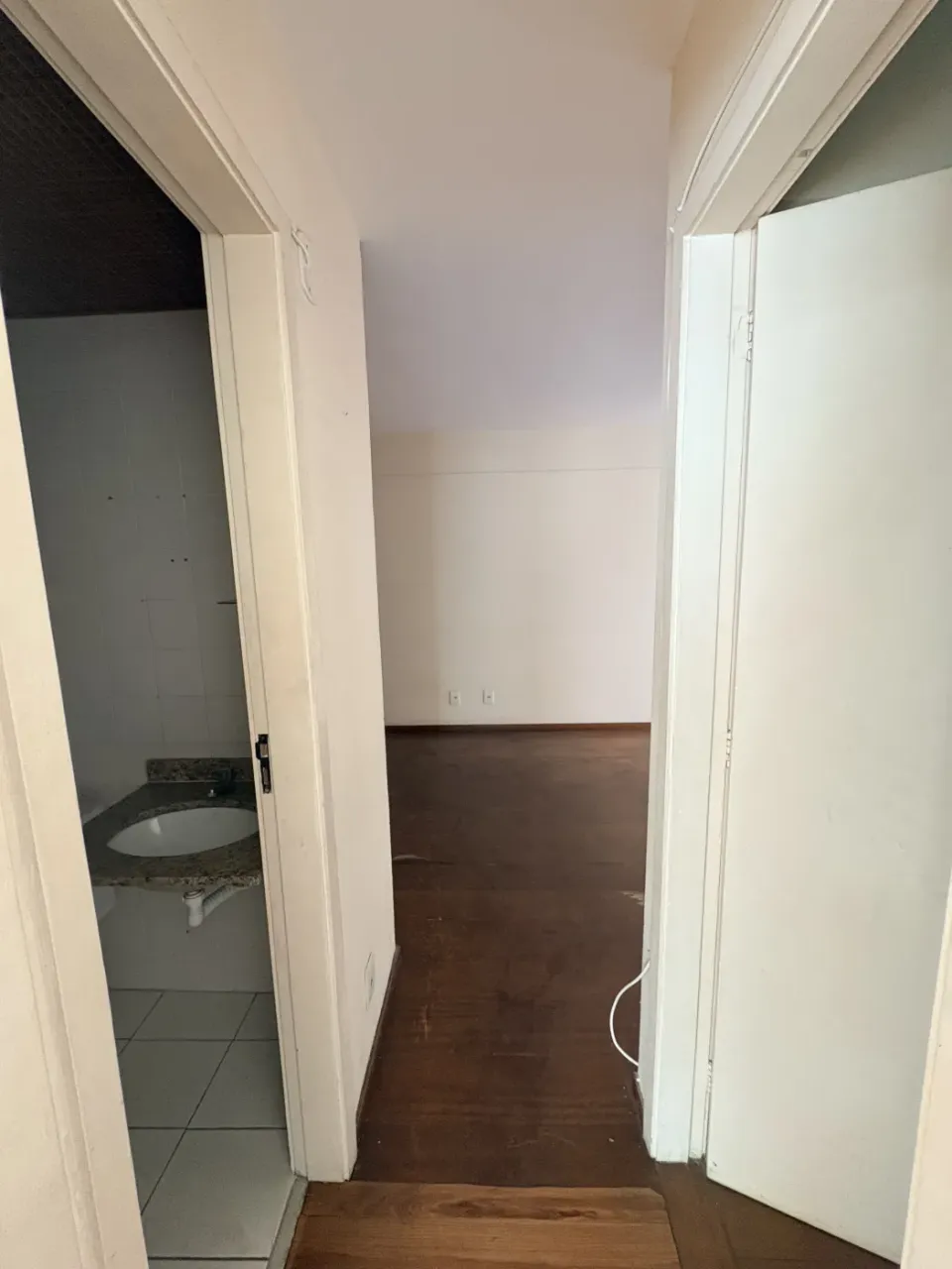 Unfurnished apartment with 2 bedrooms and 1 parking spot — photo 12