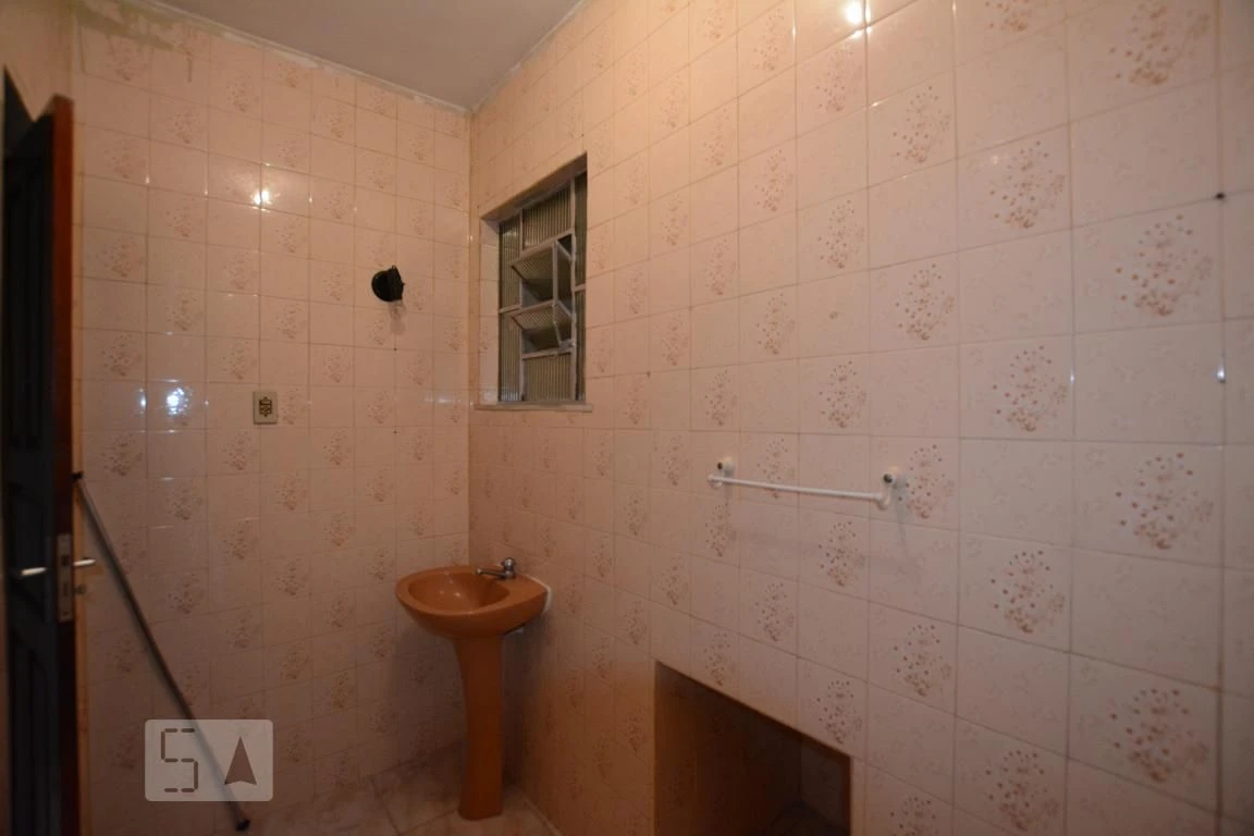 3-bedroom apartment with a glass-enclosed balcony — photo 40
